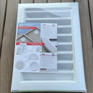 Novik White Louvered Vent